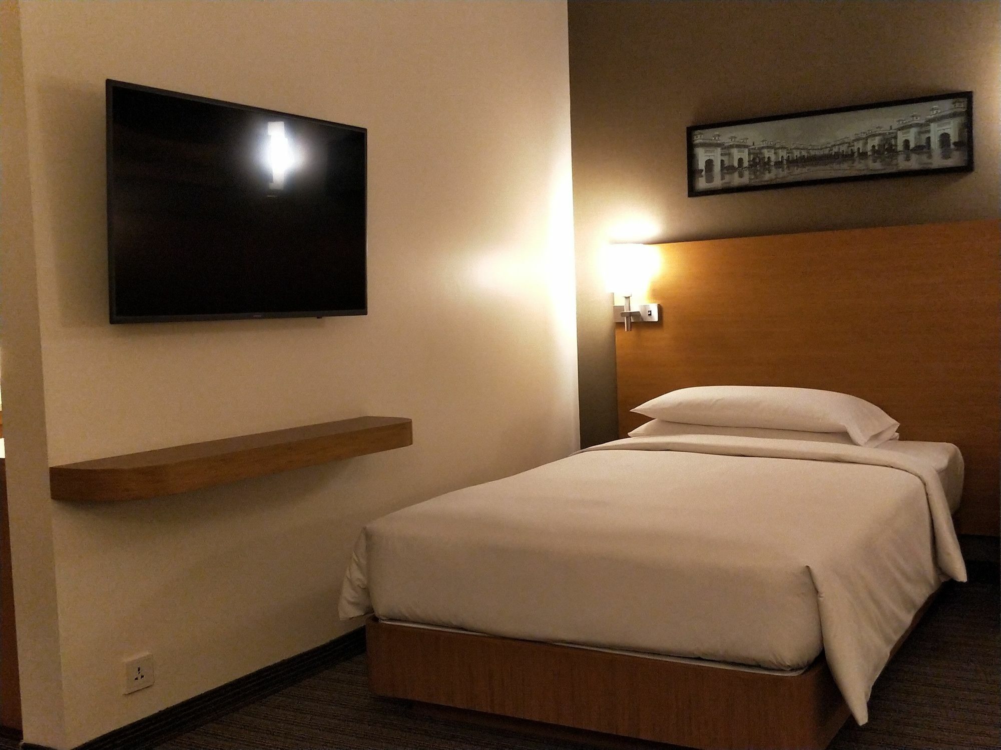 Hyatt Place Banjara Hills 5*